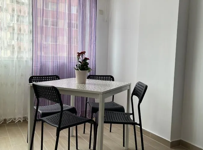 Zeini - Garsoniera Apartament Constanţa